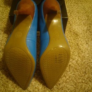 MK Heels Brand New never worn